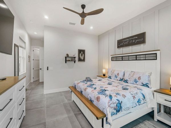 Luxury Oceanfront Retreat in Bradenton Beach - 3_Bedroom Home with Private Pool