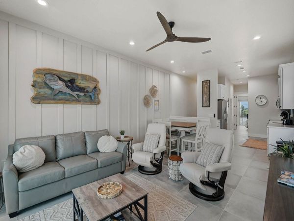 Luxury Oceanfront Retreat in Bradenton Beach - 3_Bedroom Home with Private Pool