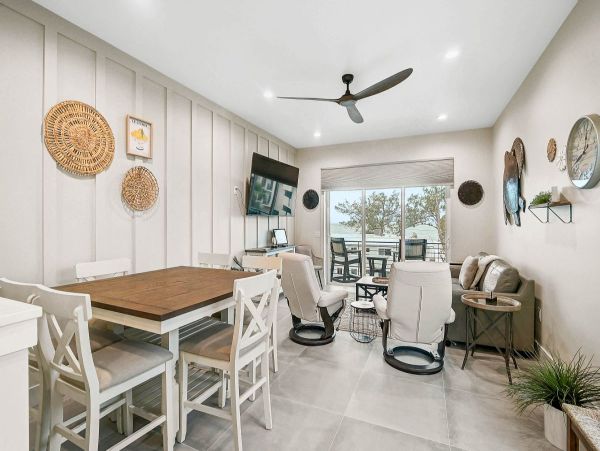 Luxury Oceanfront Retreat in Bradenton Beach - 3_Bedroom Home with Private Pool