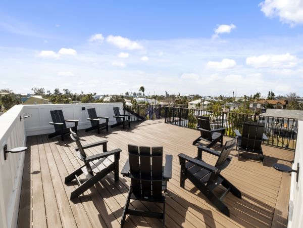 Luxury Beach Home in Anna Maria - Exclusive Property with Private Pool & Dock
