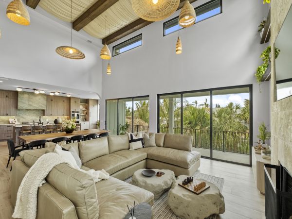 Luxury Beach Home in Anna Maria - Exclusive Property with Private Pool & Dock