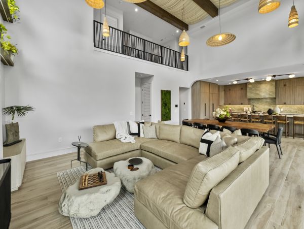 Luxury Beach Home in Anna Maria - Exclusive Property with Private Pool & Dock