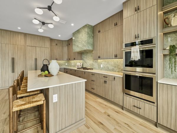 Luxury Beach Home in Anna Maria - Exclusive Property with Private Pool & Dock