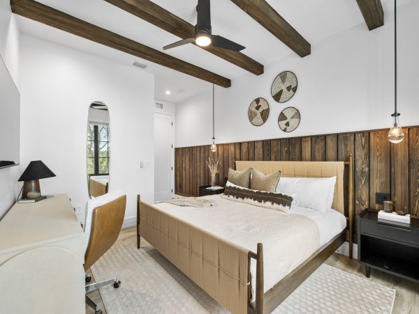 Luxury Beach Home in Anna Maria - Exclusive Property with Private Pool & Dock