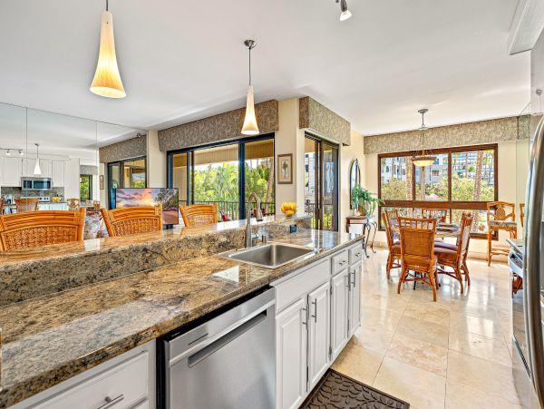 Absolute World Class Views Maui Beachfront Vacation Condo