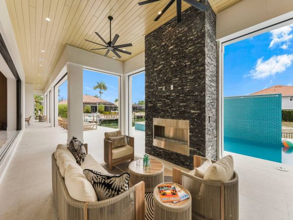 NEW ARRIVAL LUXURY MARCO ESTATE HOME