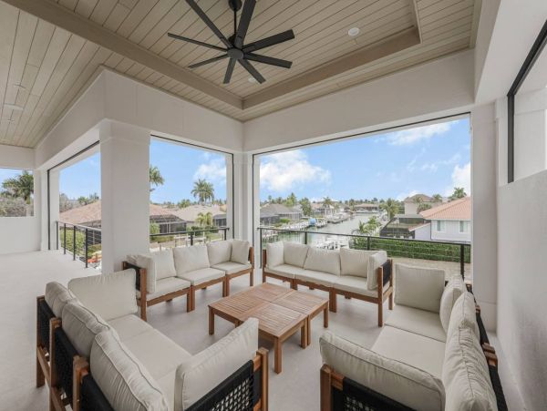 NEW ARRIVAL LUXURY MARCO ESTATE HOME