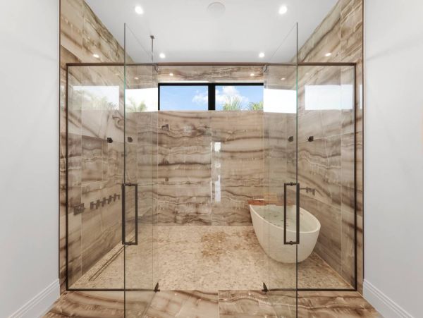 NEW ARRIVAL LUXURY MARCO ESTATE HOME