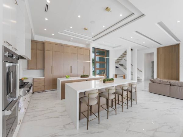 NEW ARRIVAL LUXURY MARCO ESTATE HOME