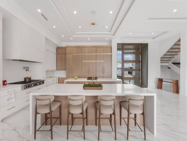 NEW ARRIVAL LUXURY MARCO ESTATE HOME