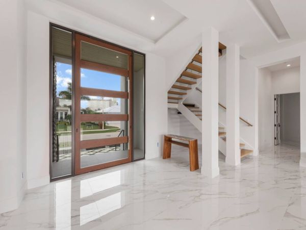 NEW ARRIVAL LUXURY MARCO ESTATE HOME