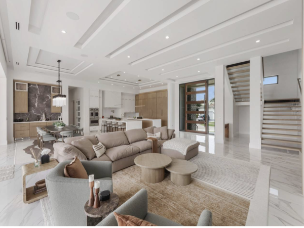 NEW ARRIVAL LUXURY MARCO ESTATE HOME