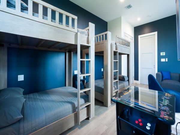 Luxury 8-Bedroom Beachfront Suite in Grand Cayman - Unforgettable Getaway