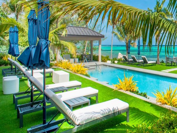 Luxury 8-Bedroom Beachfront Suite in Grand Cayman - Unforgettable Getaway
