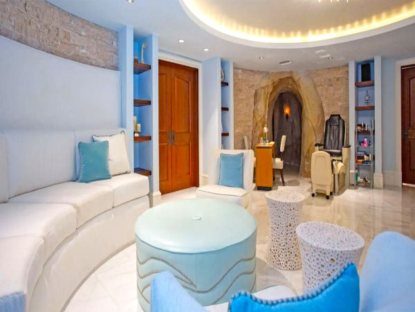 Luxurious Beachfront Estate - Unmatched Caribbean Experience