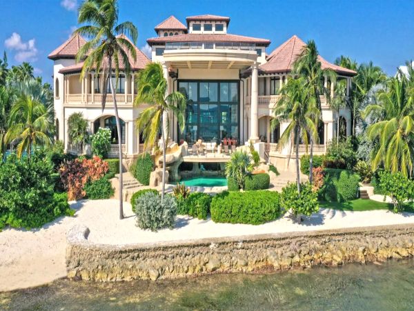 Luxurious Beachfront Estate - Unmatched Caribbean Experience