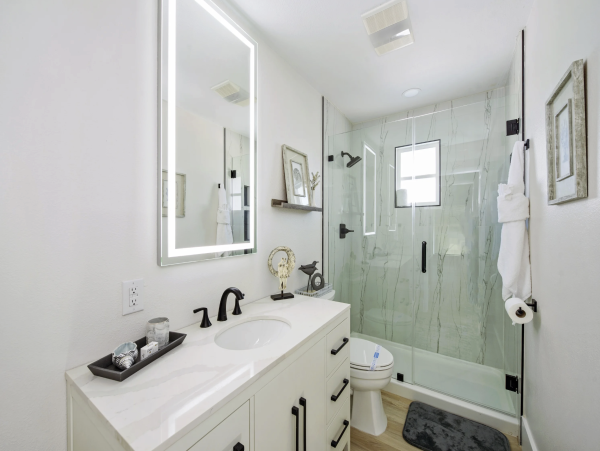 Fort Myers Five Bedroom Private Pool Walk to Beach, Dining & Shopping