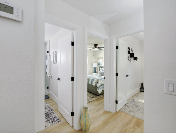 Fort Myers Five Bedroom Private Pool Walk to Beach, Dining & Shopping