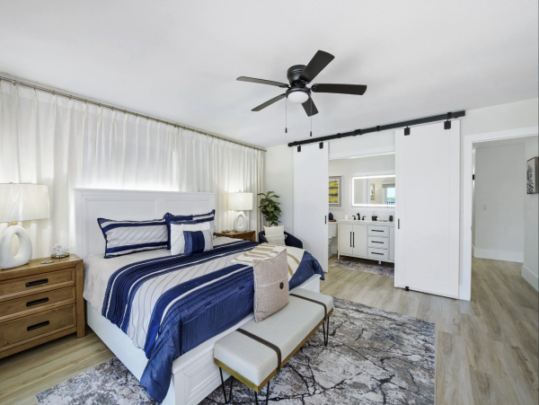 Fort Myers Five Bedroom Private Pool Walk to Beach, Dining & Shopping