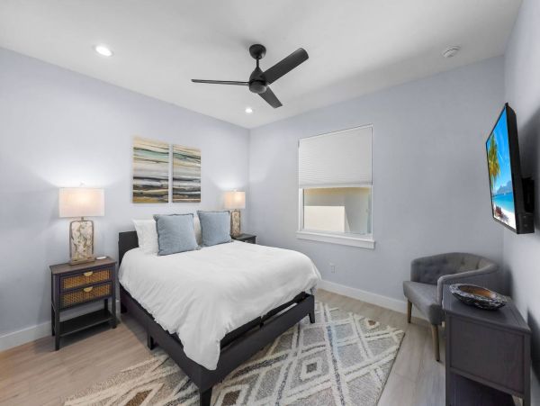 Four Bedroom Retreat on Marco Island - Your Island Getaway Awaits
