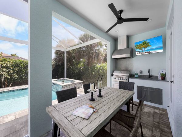 Four Bedroom Retreat on Marco Island - Your Island Getaway Awaits