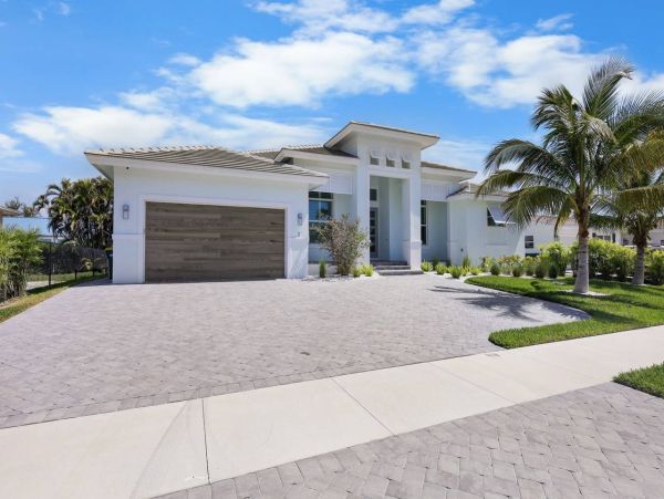 Four Bedroom Retreat on Marco Island - Your Island Getaway Awaits