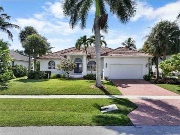 Waterfront Home in Marco Island - Your 3-Bedroom Tropical Escape