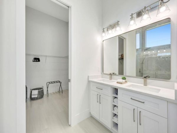 Luxury Naples Park Getaway - Four Bedroom Retreat