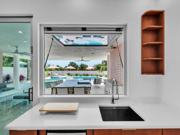 Luxury Beachfront Property in Anna Maria Island - Four Bedroom Vacation Home