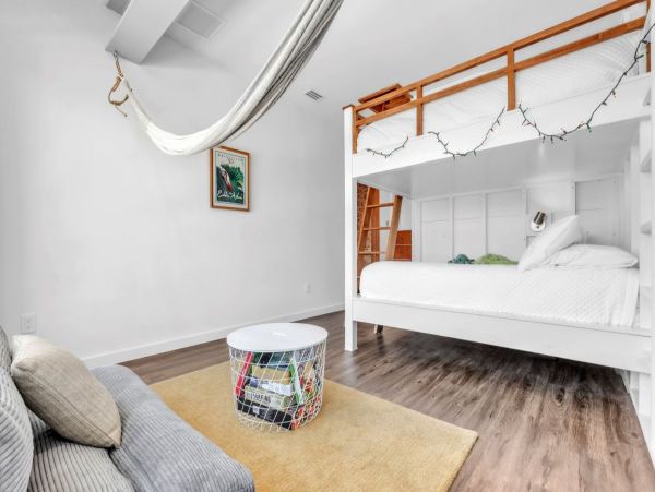 Luxury Beachfront Property in Anna Maria Island - Four Bedroom Vacation Home