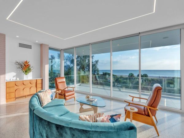 Luxury Beachfront Property in Anna Maria Island - Four Bedroom Vacation Home