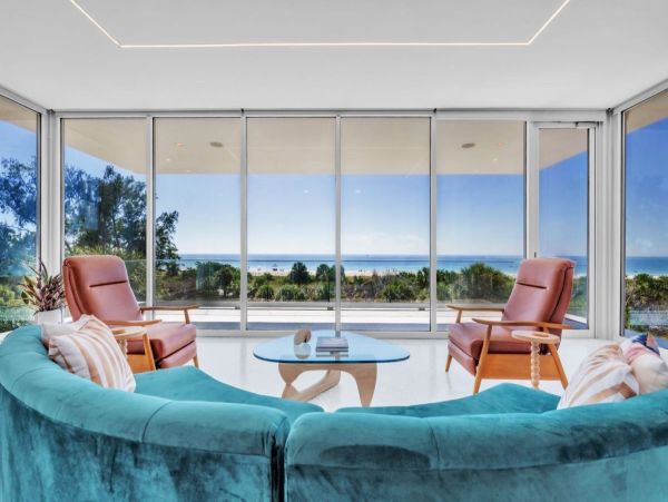 Luxury Beachfront Property in Anna Maria Island - Four Bedroom Vacation Home