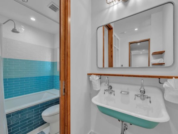 Luxury Beachfront Property in Anna Maria Island - Four Bedroom Vacation Home