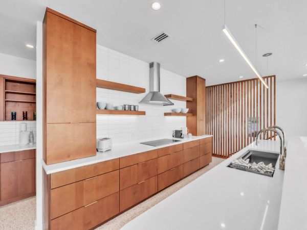 Luxury Beachfront Property in Anna Maria Island - Four Bedroom Vacation Home