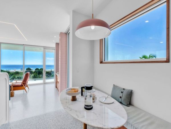 Luxury Beachfront Property in Anna Maria Island - Four Bedroom Vacation Home