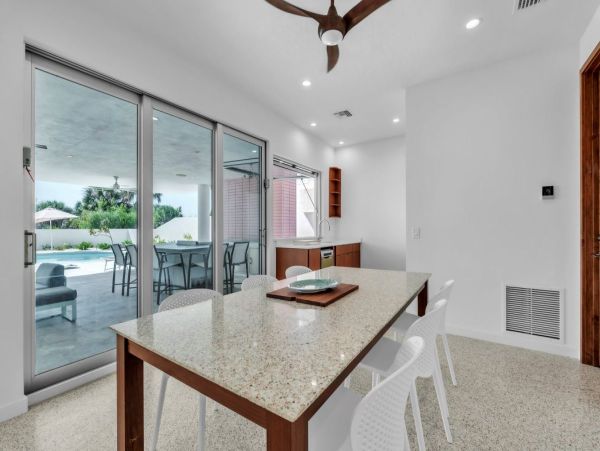 Luxury Beachfront Property in Anna Maria Island - Four Bedroom Vacation Home