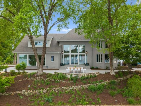 Lake Norman Retreat with 360-Degree Views - Exclusive Accomodations