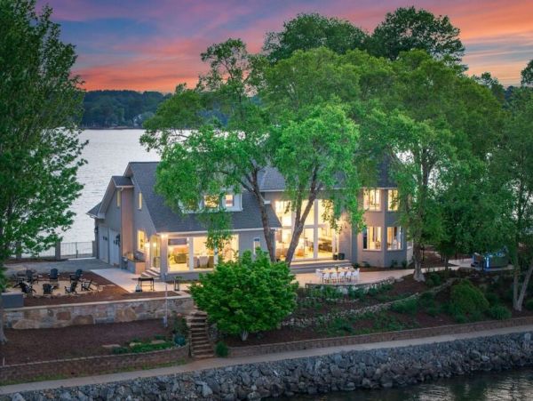 Lake Norman Retreat with 360-Degree Views - Exclusive Accomodations