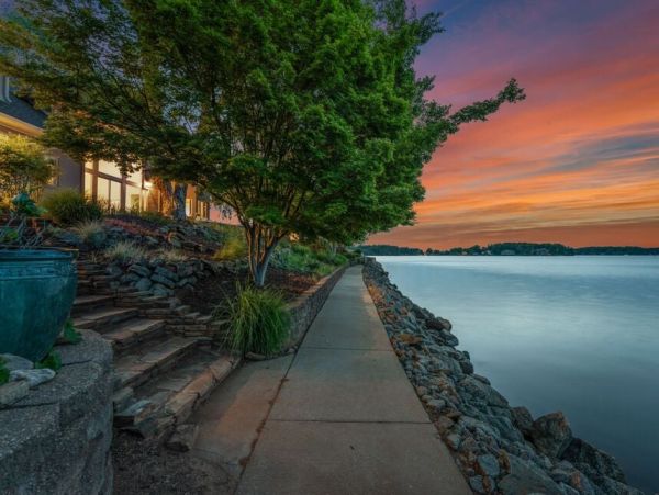 Lake Norman Retreat with 360-Degree Views - Exclusive Accomodations
