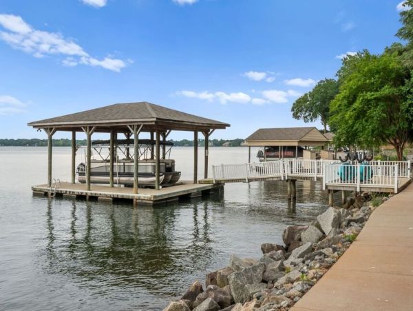 Lake Norman Retreat with 360-Degree Views - Exclusive Accomodations