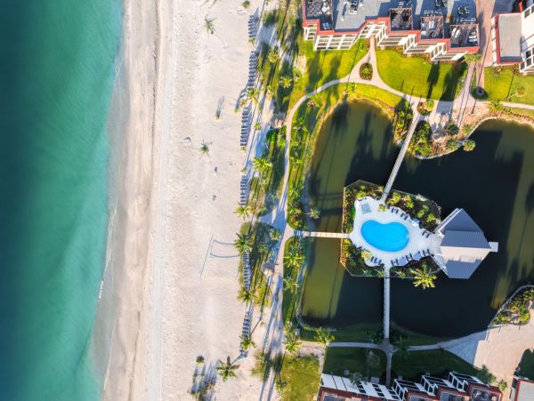 Exceptional Gulf Front Beach Condo Sunny Sanibel Island! New Arrival!