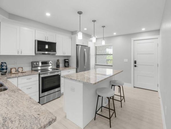 Exceptional Gulf Front Beach Condo Sunny Sanibel Island! New Arrival!