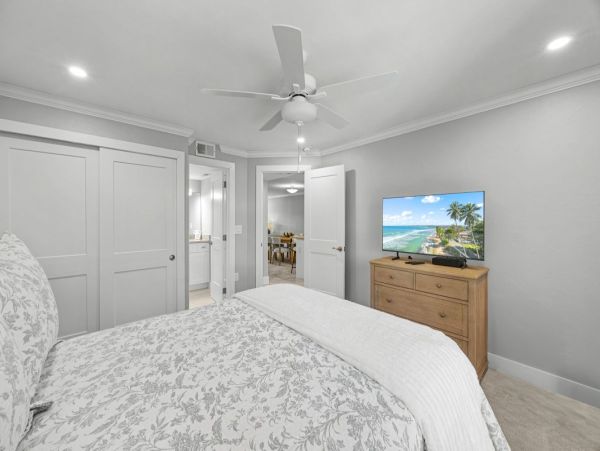 Exceptional Gulf Front Beach Condo Sunny Sanibel Island! New Arrival!