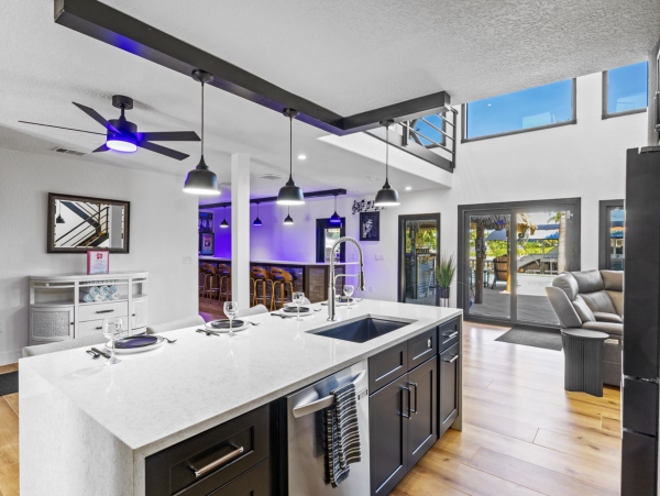 Canal Front Vacation Home Away from Home NEW ARRIVAL