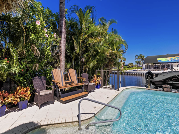 Canal Front Vacation Home Away from Home NEW ARRIVAL
