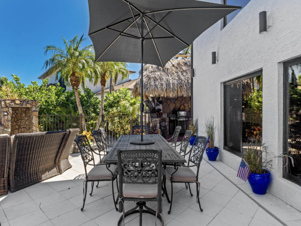 Canal Front Vacation Home Away from Home NEW ARRIVAL