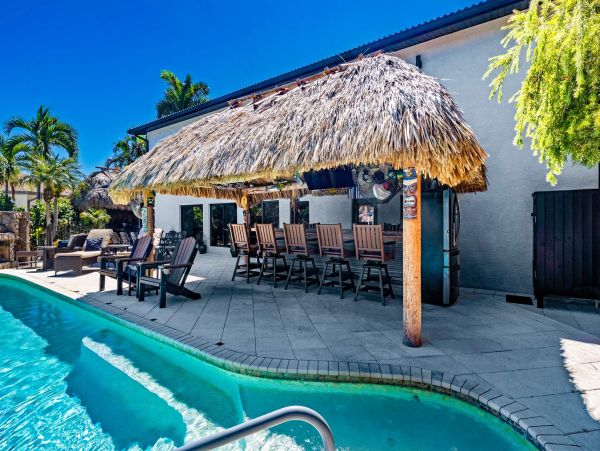Canal Front Vacation Home Away from Home NEW ARRIVAL