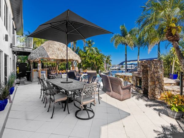 Canal Front Vacation Home Away from Home NEW ARRIVAL