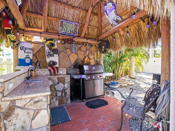 Canal Front Vacation Home Away from Home NEW ARRIVAL