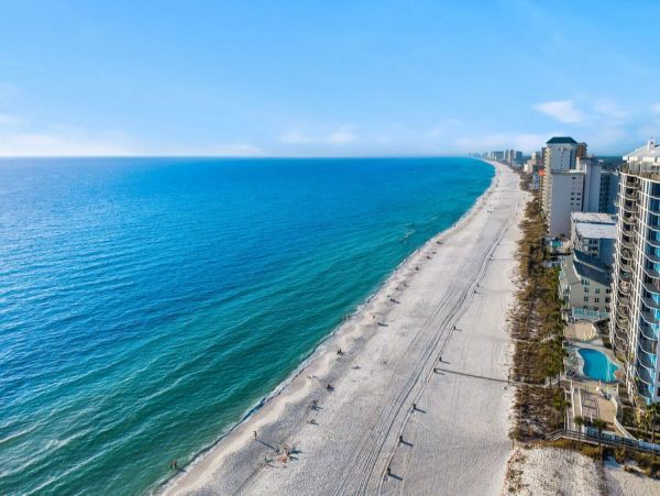 Luxurious Coastal Retreat in panama Beach - 5-Bedroom Pool Home